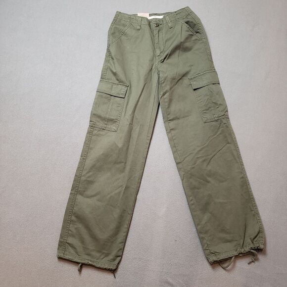 NWT Levi's Womens '94 Army green Baggy Cargo Size 25 - Picture 1 of 14